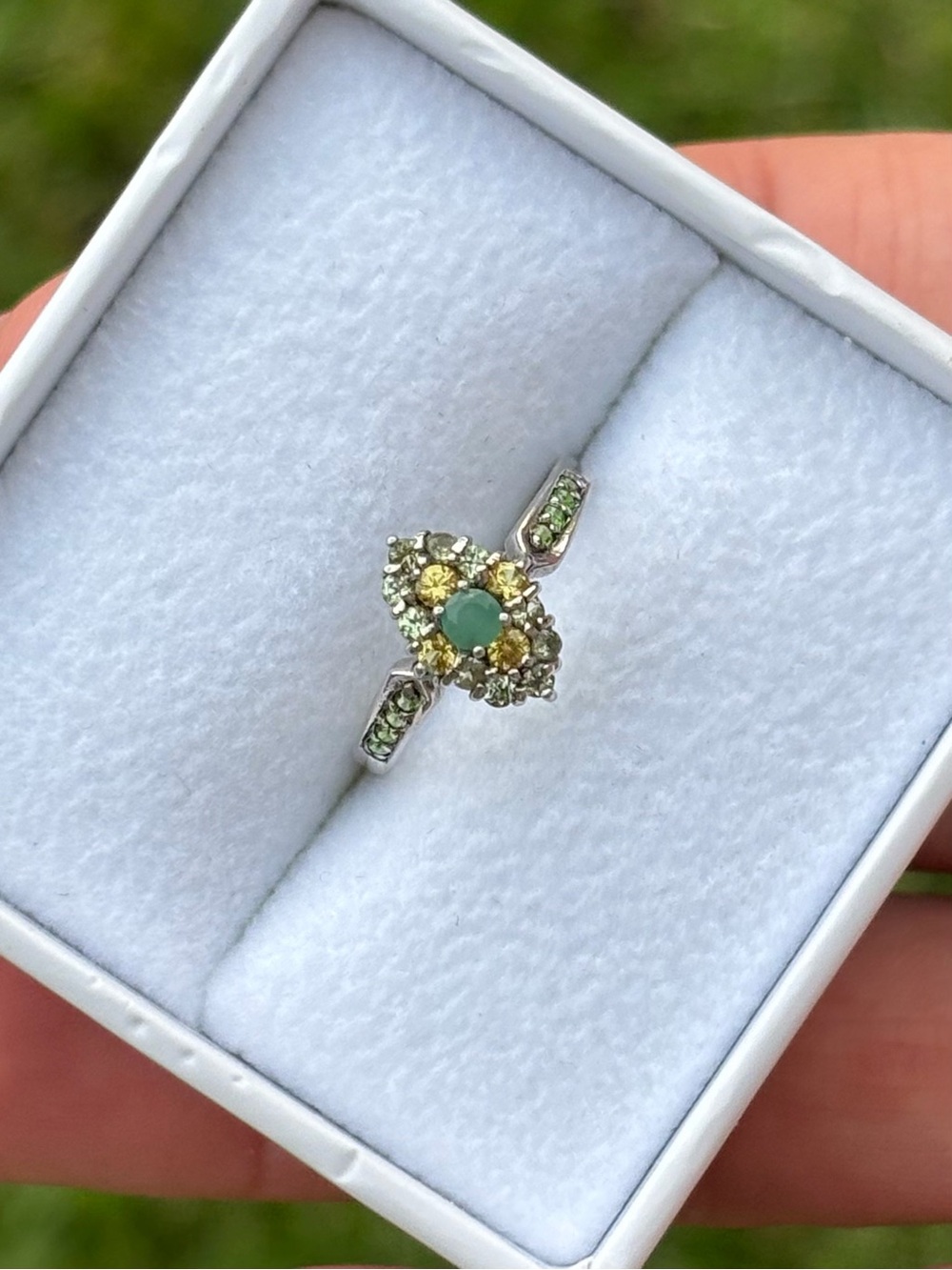 Stunning Genuine Emerald and Peridot gemstones 925 sterling Silver Ring Size 7 - Picture 4 of 11